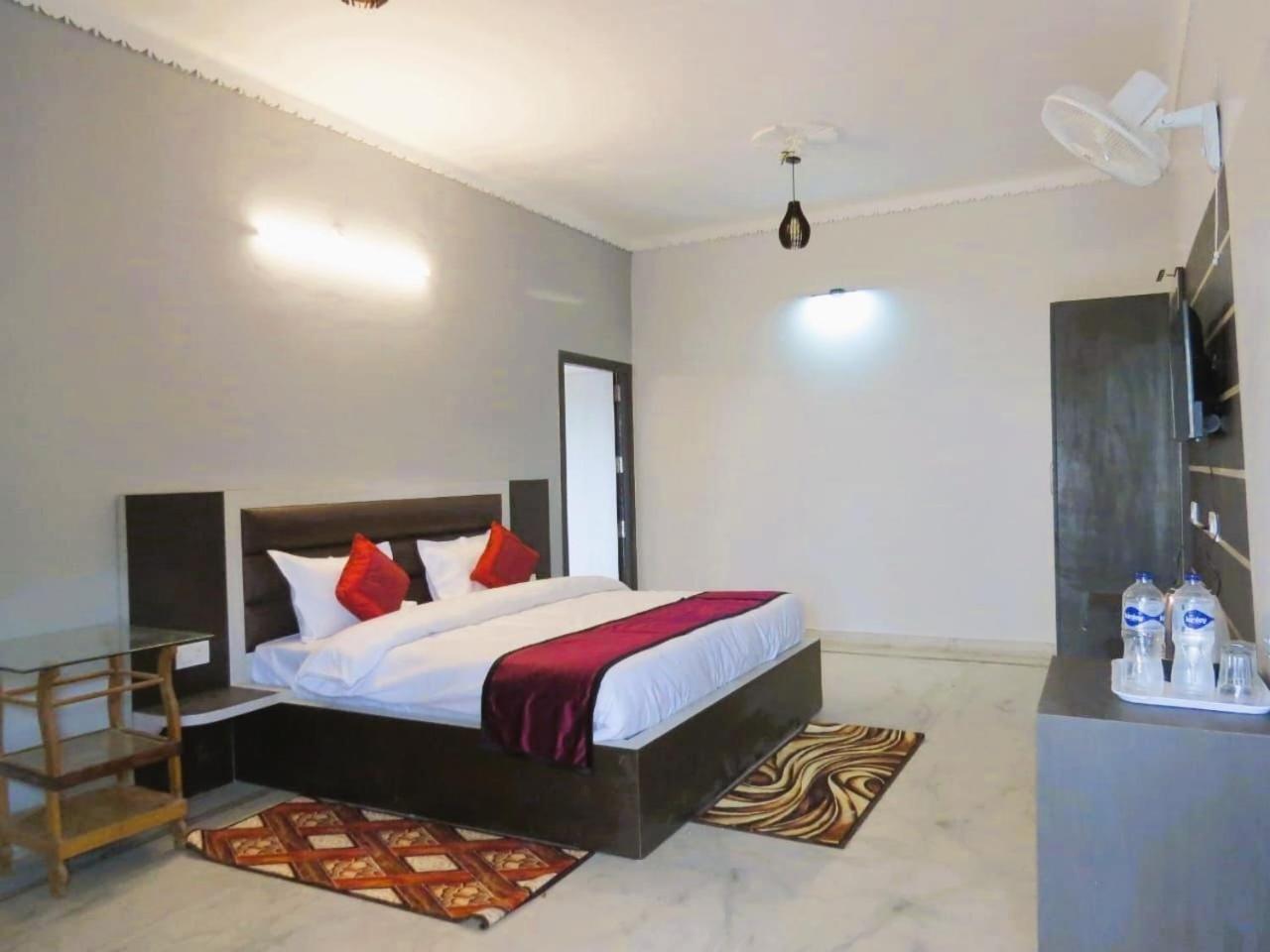 Hotel Haya Palace Nainital Exteriér fotografie